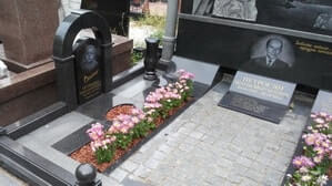 Озеленение могилы